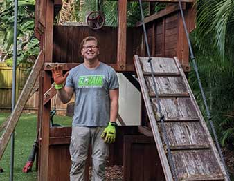 gihaul crew working on swing set removal