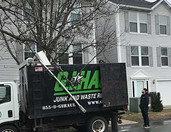gihaul cleanout at apartment building